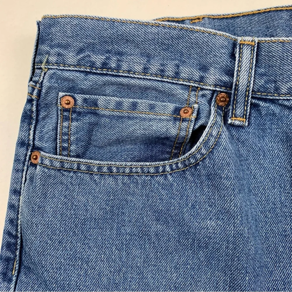 Levi's Jeans Mens 38x30 505 Straight Fit High Rise Medium Wash Cotton Denim Blue